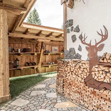 Vakantiehuis Wildererhuette Comfortable Grän